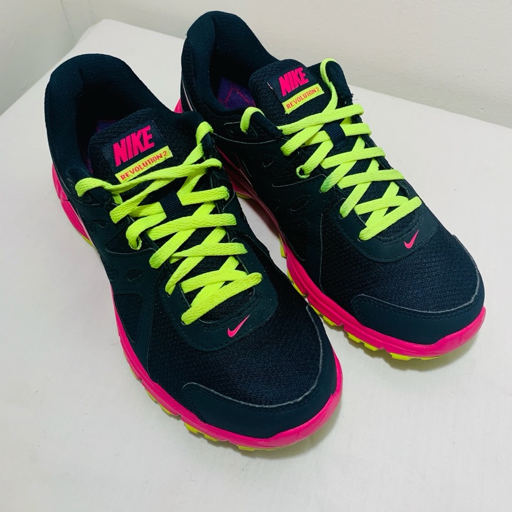 Nike Revolution 2 Women’s Shoes Sneakers